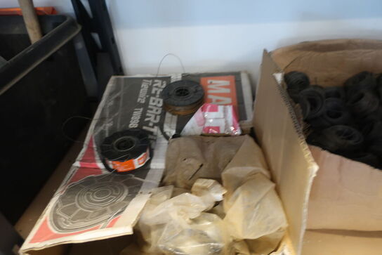 Indhold på tre hylder (se billeder)