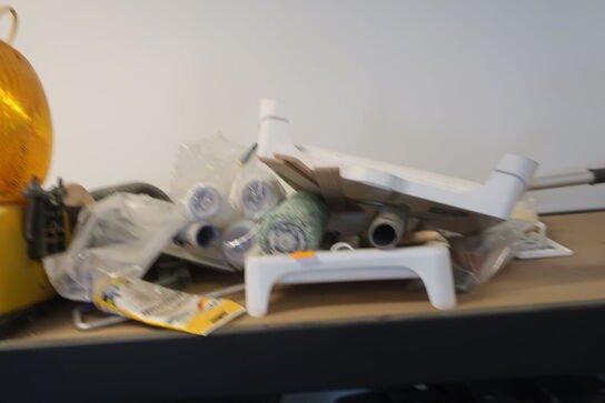 Indhold på tre hylder (se billeder)