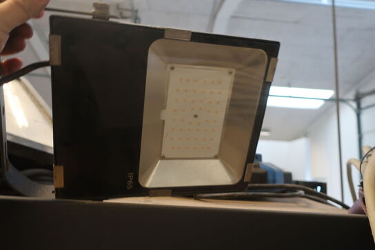 Div. lamper og tavler (se billeder)