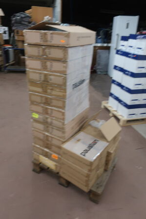 19 kasser med poser PAUSTIAN