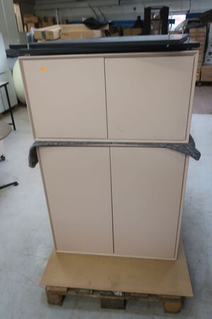 2 stk. skabe PAUSTIAN 