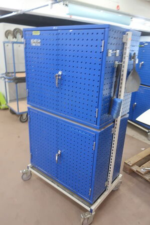 Værkstedsvogn med indhold