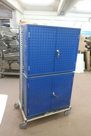 Værkstedsvogn med indhold