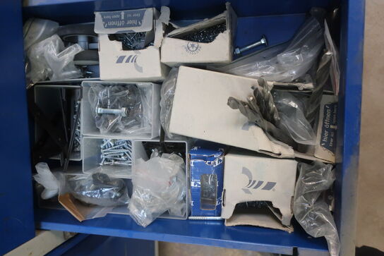 Værkstedsvogn med indhold