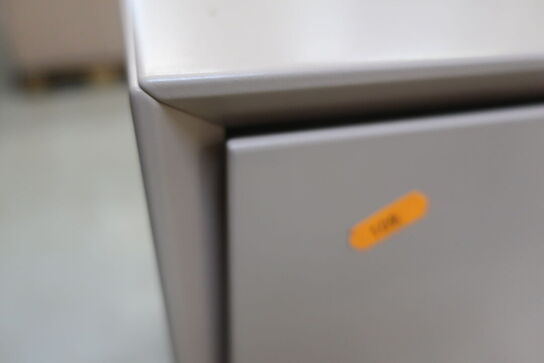 2 stk. skabe PAUSTIAN 