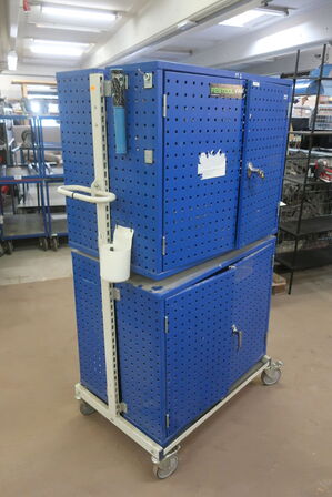 Værkstedsvogn med indhold