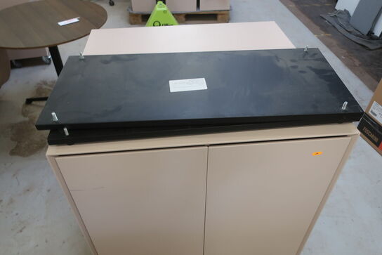 2 stk. skabe PAUSTIAN 