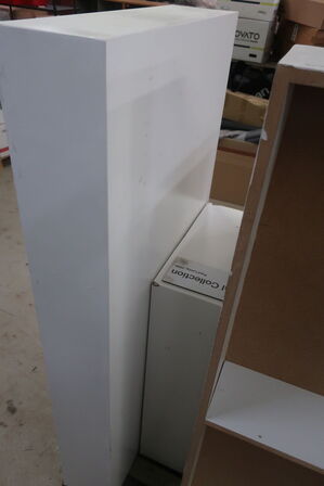 Div. udstillings kasser/repo på 3 paller 