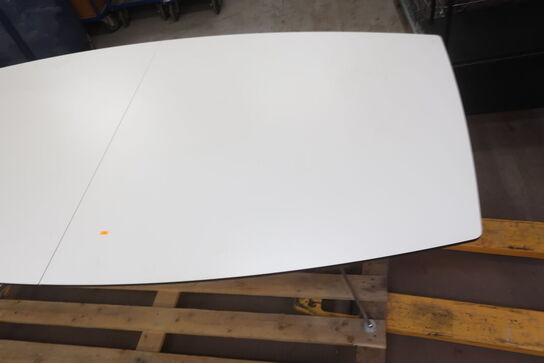 Mødebord PAUSTIAN med tillægsplade