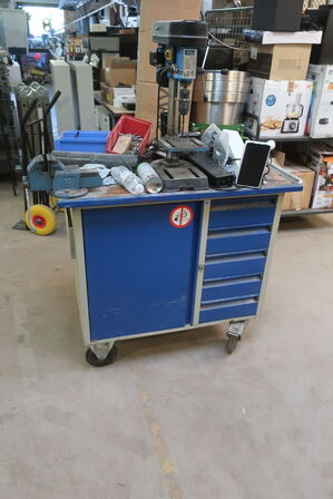 Værkstedsvogn med indhold