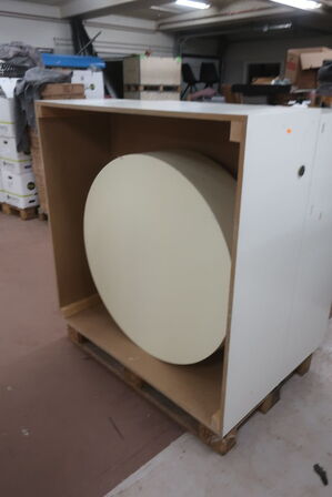 Div. udstillings kasser/repo på 3 paller 