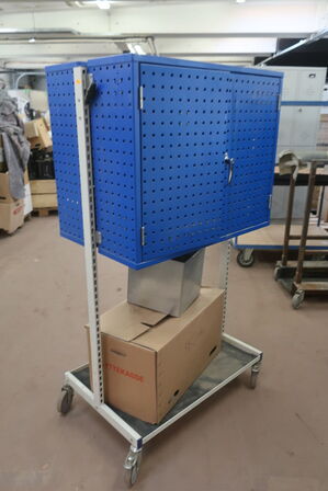 Værkstedsvogn med indhold