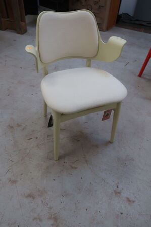 Lounge stol PAUSTIAN 