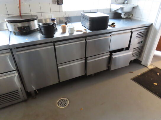 Kølebord i rustfrit stål GGMGASTRO