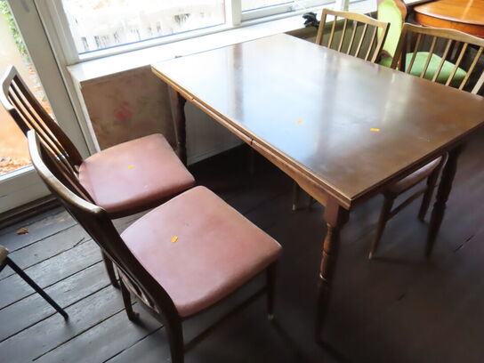 Bord med hollandsk udtræk og 4 stk. stole