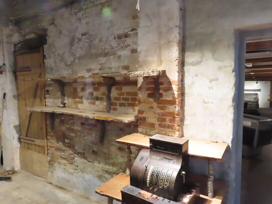 Reolsystem/træplanker (selvbyg)