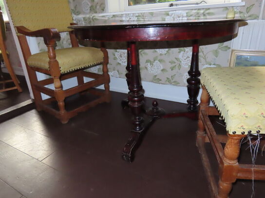 Rokoko bord med 2 stk. stole