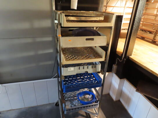 Stikvogn med opvaskerbakker