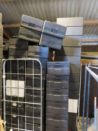 Ca. 100 stk. Termokasser - alle på billedet - vogne medfølger ikke