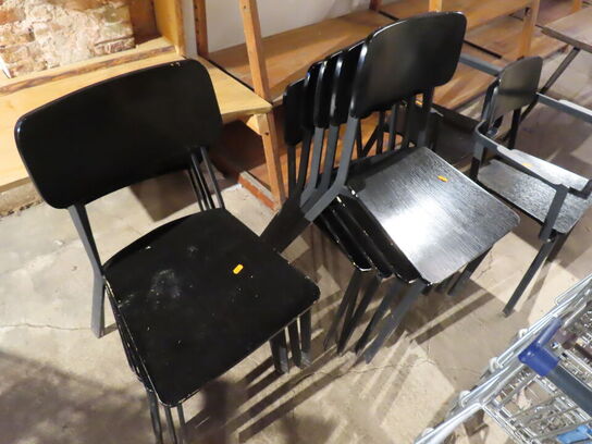 11 stk. stole hvoraf 2 har armlæn