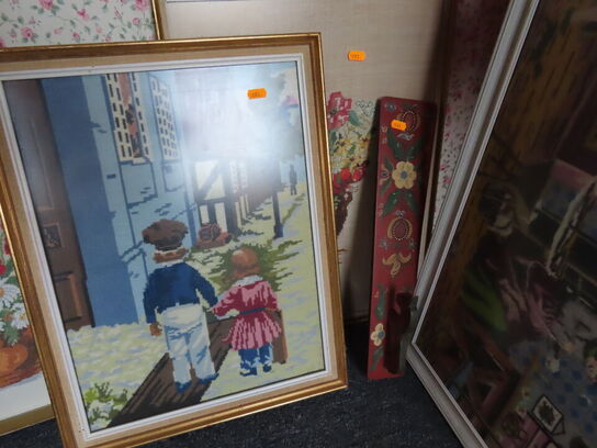 5 stk. Broderier i rammer