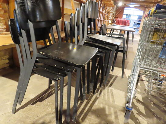 11 stk. stole hvoraf 2 har armlæn