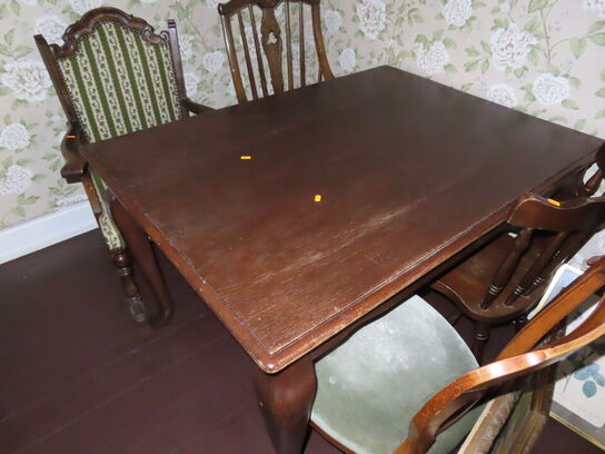 Rokoko bord med 4 stk. stole