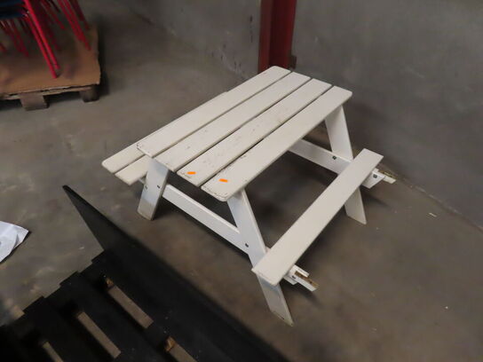 Bord-/bænkesæt til børn 