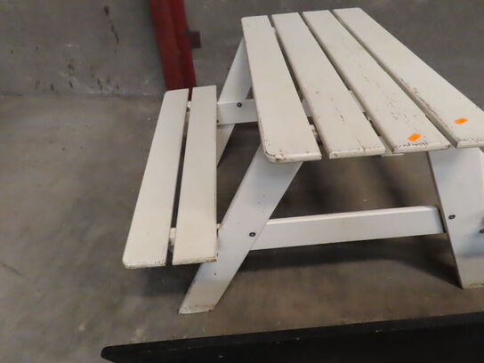 Bord-/bænkesæt til børn 