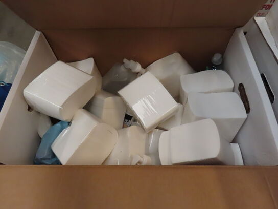 Glas, service, bøjler, sterinlys m.m.