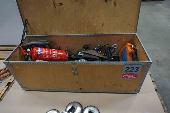 Nefab Værktøjskasse med blandet indhold 