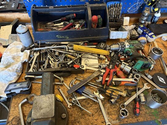 Filebænk med indhold