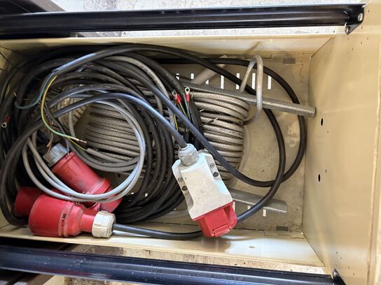 Værstedsskab & arkivskab med indhold BLIKA