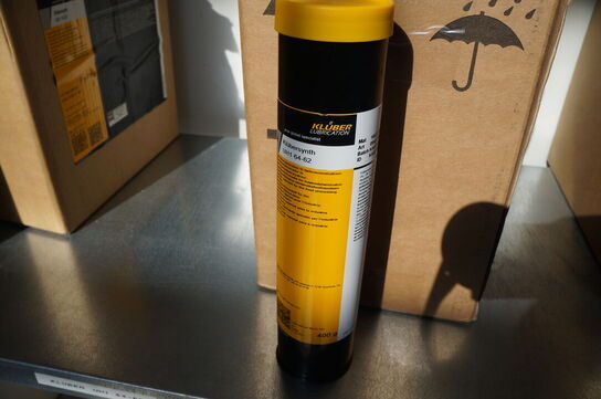 Værkstedsskab med indhold BLIKA