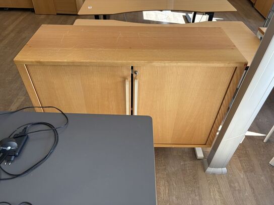 Hæve-/sænkebord inkl. 5 stk. lamper