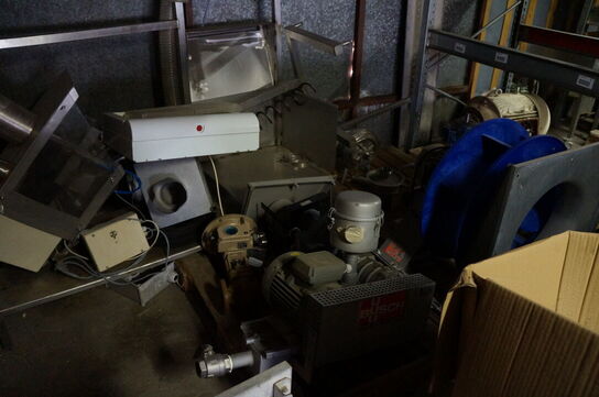 Stort parti reservedele, el-artikler, m.v.