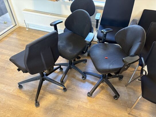 11 stk. stole & 2 stk. skillevægge