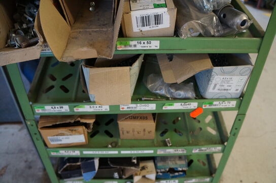 Sortimentsreol med indhold