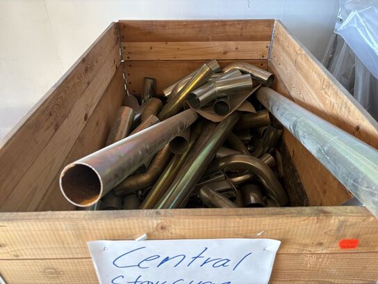 Indhold på pallereol af diverse el-artikler