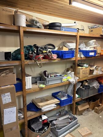 Stort parti el-artikler, ventiler, m.v.