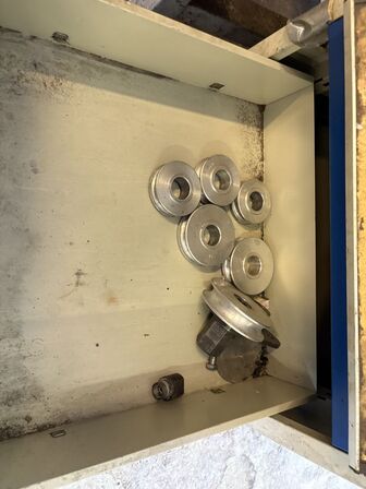 Værstedsskab & arkivskab med indhold BLIKA