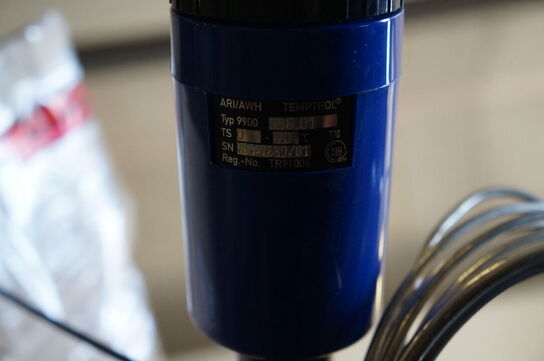 Indhold på reol af diverse reservedele