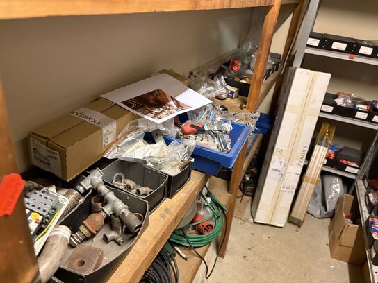 Stort parti el-artikler, ventiler, m.v.