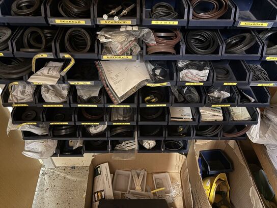 Sortimentsreol med indhold