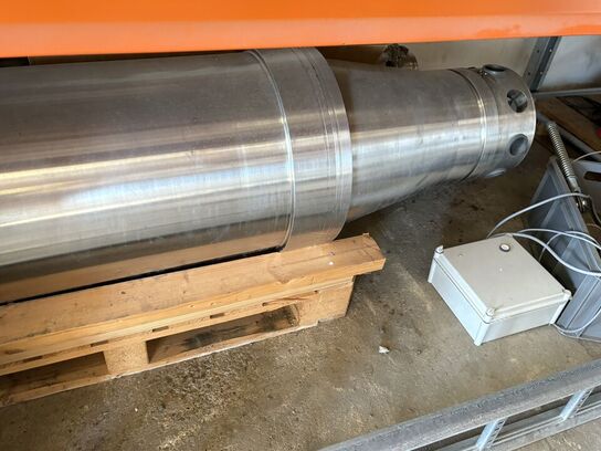 Indhold på pallereol af diverse el-artikler