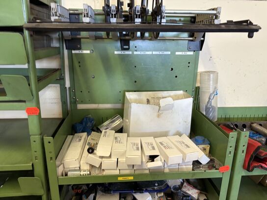 Sortimentsreol med indhold