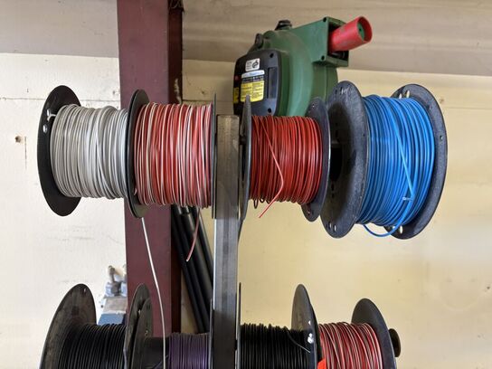 2 stk. værkstedsophæng, topnøglesæt, m.v.