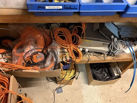 Stort parti el-artikler, ventiler, m.v.