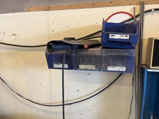 4 stk. sortimentsreoler med indhold