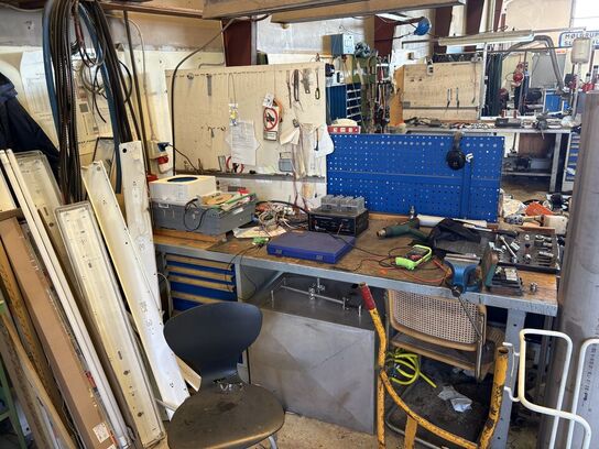 Filebænk med indhold